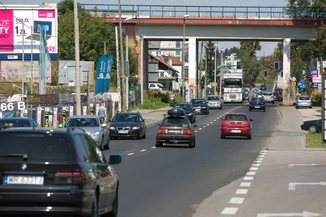 Aleja 29 Listopada do jedna z głównych dróg wyjazdowych z Krakowa na północy miasta, która regularnie się korkuje
