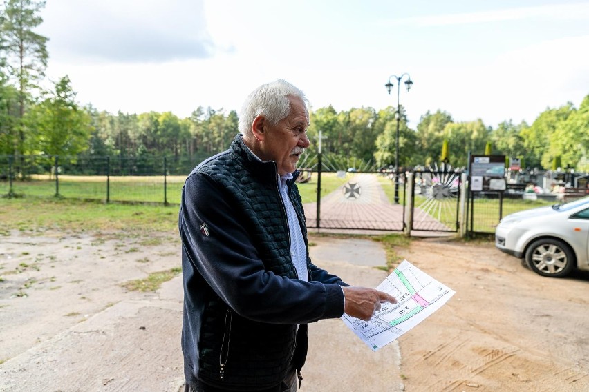 Grabówka. Brak publicznej drogi do cmentarza. Obecna przebiega po działce prywatnej (zdjęcia)