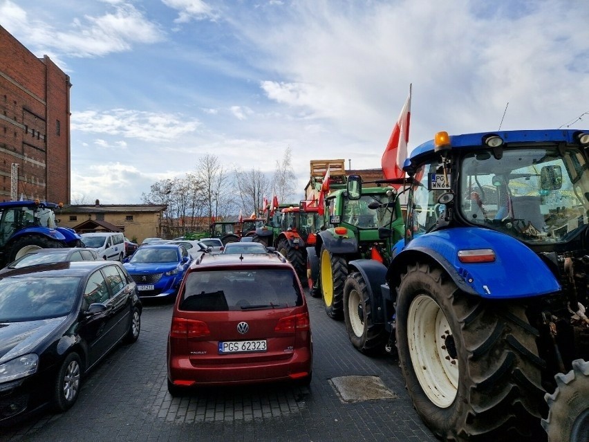 Protest rolników podczas konwencji PiS w Lesznie