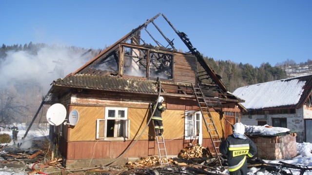 Pożar w Ujsołach: Rodzina straciła dach nad głową. Pomóżmy!