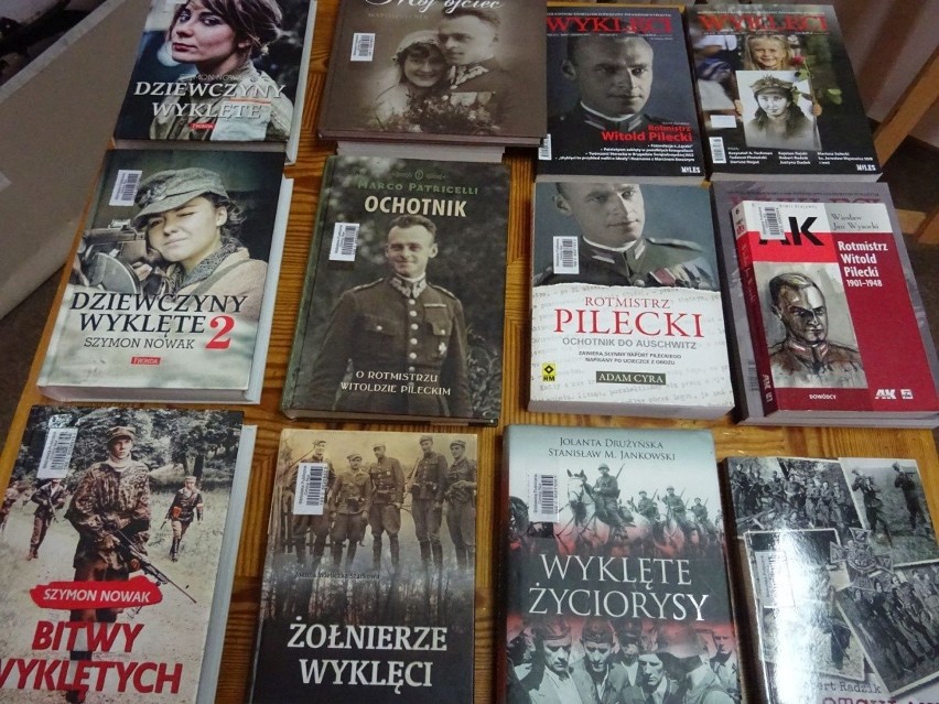 Olkuskie szkoły otrzymały 300 książek o żołnierzach wyklętych  