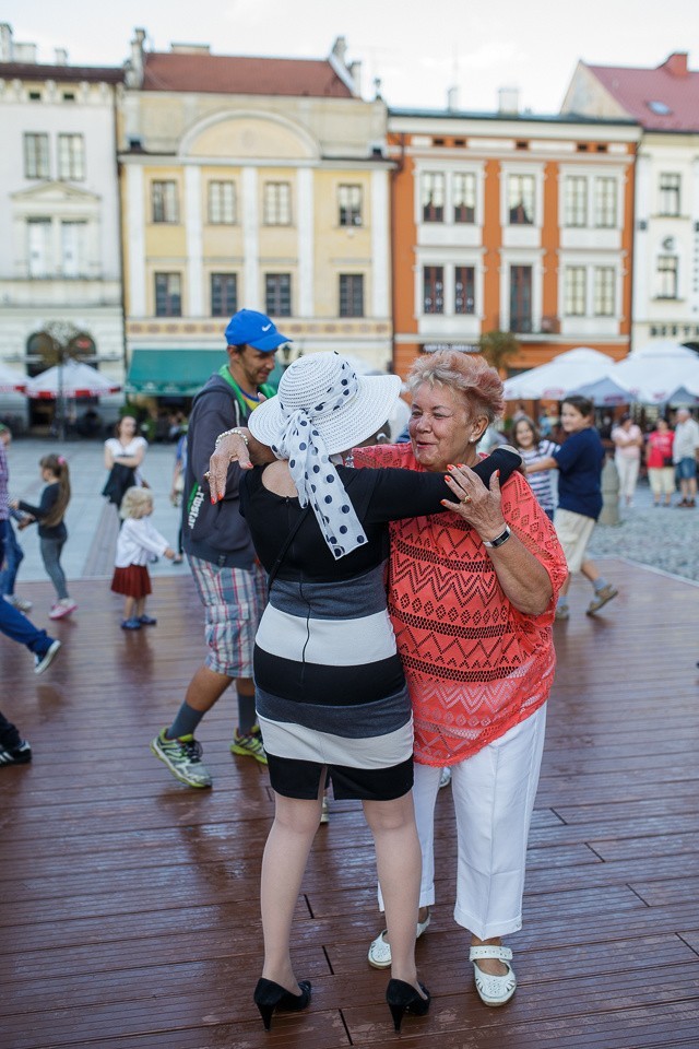 Tarnów. Miłośnicy tańca znów wypełnili Rynek [ZDJĘCIA]