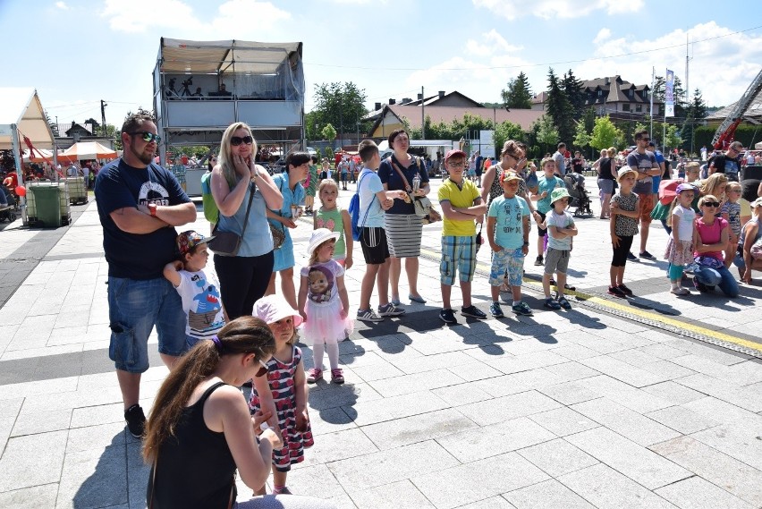 Zabierzowskie święto na Rynku. Golec uOrkiestra i bajkowe atrakcje na Dzień Dziecka [ZDJĘCIA]