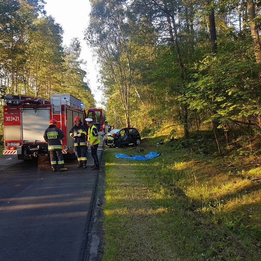 Wypadek pod Bydgoszczą. Trzy osoby ranne [ZDJĘCIA]