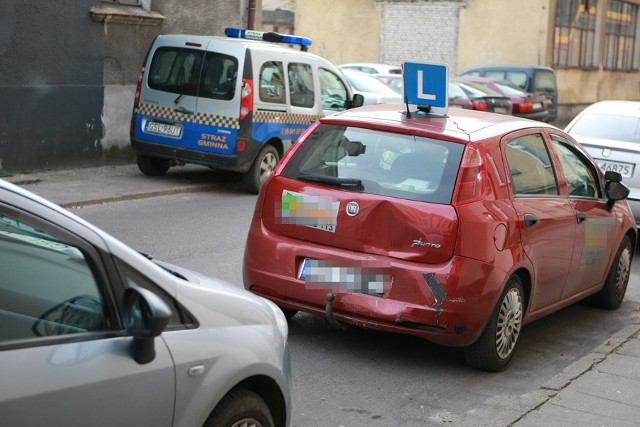 Kolizja na ul. Murarskiej w Słupsku. 63-latek wjechał w tył "elki".