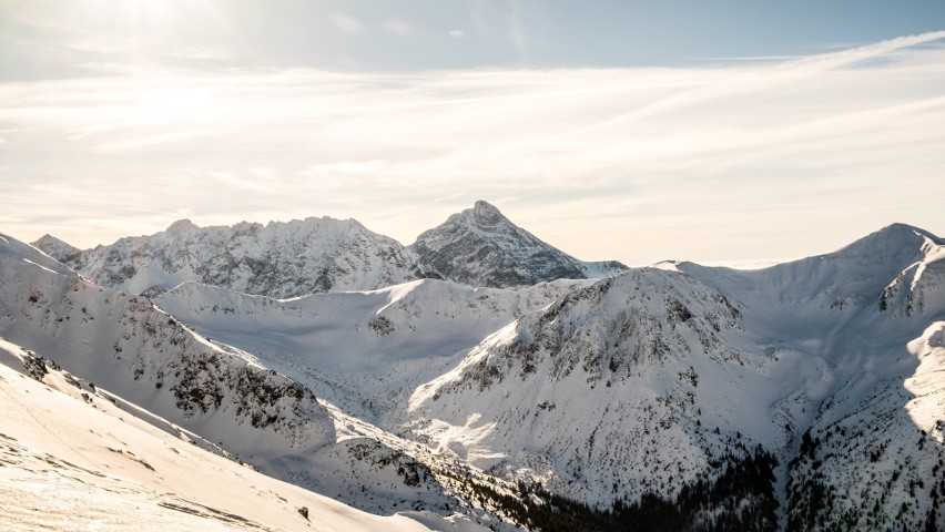 Ośrodki PKL w Tatrach oferują nowe trasy dla narciarzy,...