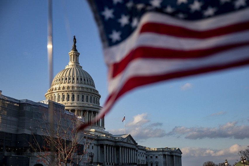 Senat USA uchwalił ustawę o pomocy wartości 40 miliardów dolarów dla Ukrainy