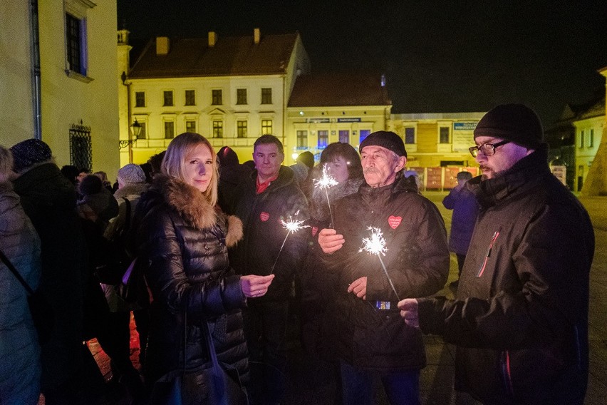 Największe serce świata zapłonęło także w Tarnowie [ZDJĘCIA]