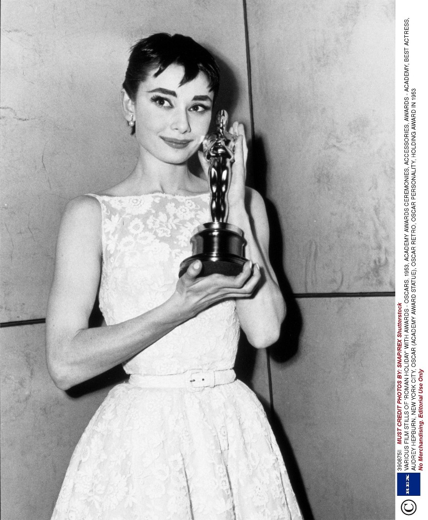 Audrey Hepburn podczas 26. gali wręczenia nagród...
