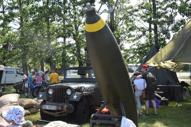 Rekon 2017. Grupy rekonstrukcji i sprzęt militarny we Wrocławiu