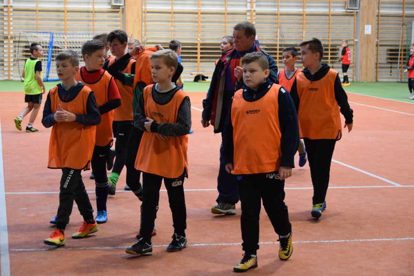 Wielkie marzenia uczniów z małych szkół w Turnieju „Z Podwórka na Stadion o Puchar Tymbarku”