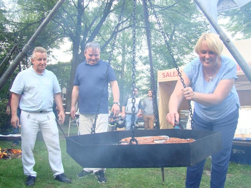 Oświęcim. Salezjański piknik rodzinny przyciągnął tłumy. Były tańce, śpiewy, pokazy, kulinarne specjały i wielka loteria [ZDJĘCIA] 