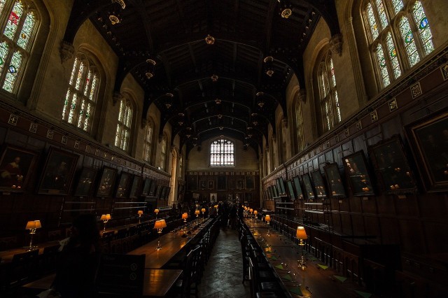 Na Uniwersytecie w Oxfordzie kręcono niektóre ujęcia filmów o Harrym Potterze.