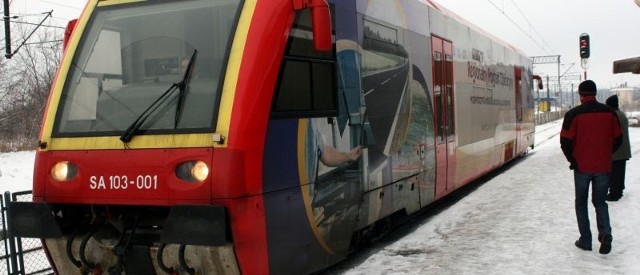 Od poniedziałku autobusem szynowym ze Stalowej Woli Rozwadowa i Tarnobrzega do Rzeszowa będzie można pojechać taniej niż dotychczas.