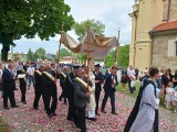 Boże Ciało 2023 w Koprzywnicy. Tłumy ludzi i uroczystej procesji. Zobaczcie zdjęcia