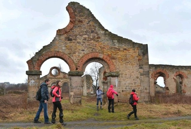 Klub Górski Polskiego Towarzystwa Turystyczno-Krajoznawczego w Kielcach na trasie z Brodów Iłżeckich do Nietuliska.