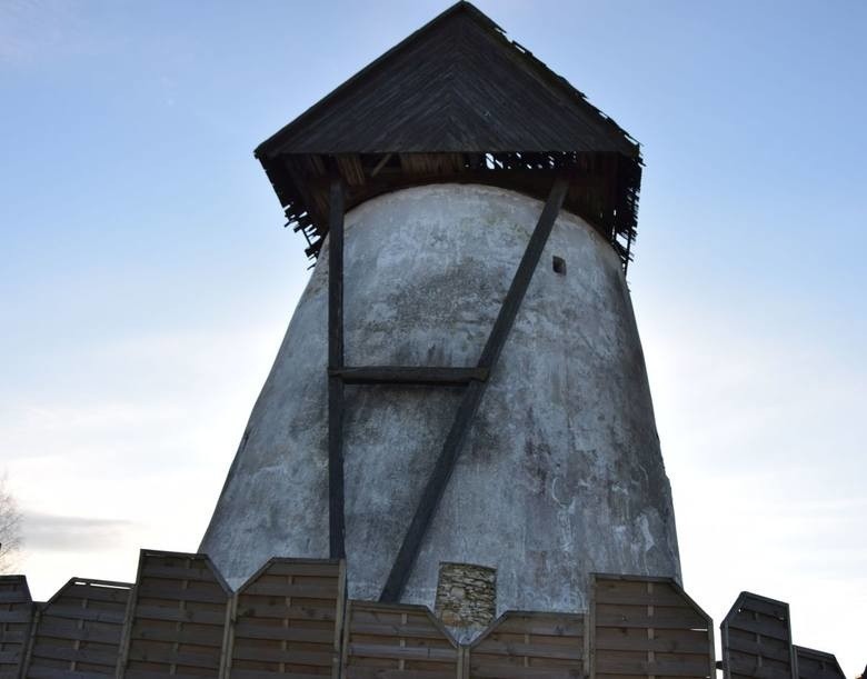 Słynny zabytkowy wiatrak w Krasocinie przejdzie renowację. Gmina dostała 500 tysięcy złotych z ministerstwa