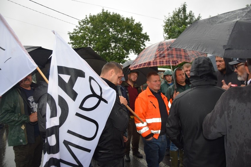 Protest rolników na drodze krajowej nr 79 w Wawrzeńczycach