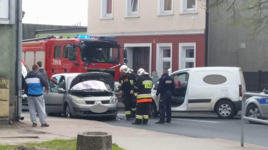 Na ulicy Koszalińskiej zderzyły się peugeot i renault.