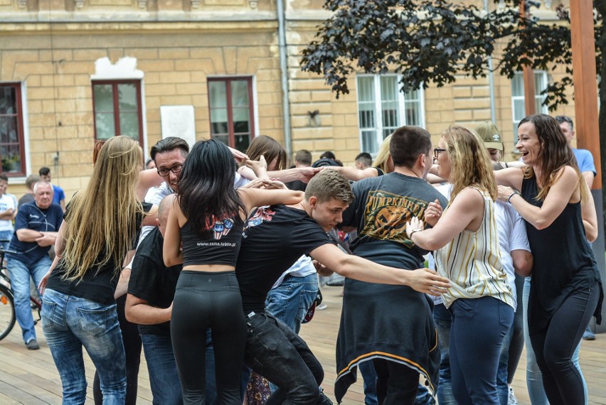 Pokaz taneczny na placu Litewskim w Lublinie (ZDJĘCIA, WIDEO)