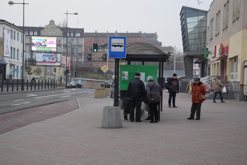 Stargard: Ruszyło centrum przesiadkowe. Pasażerowie MPK się gubią [ZDJĘCIA, WIDEO]