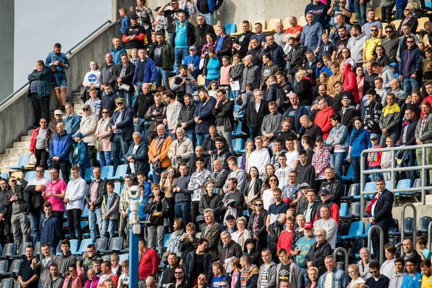 Kibice zgromadzeni na stadionie Zawiszy, a było ich prawie 7...