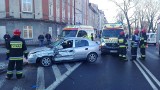 Kolizja na skrzyżowaniu 3-go Maja i Kołłątaja. Zderzenie autobusu z osobówką [ZDJĘCIA, WIDEO] 