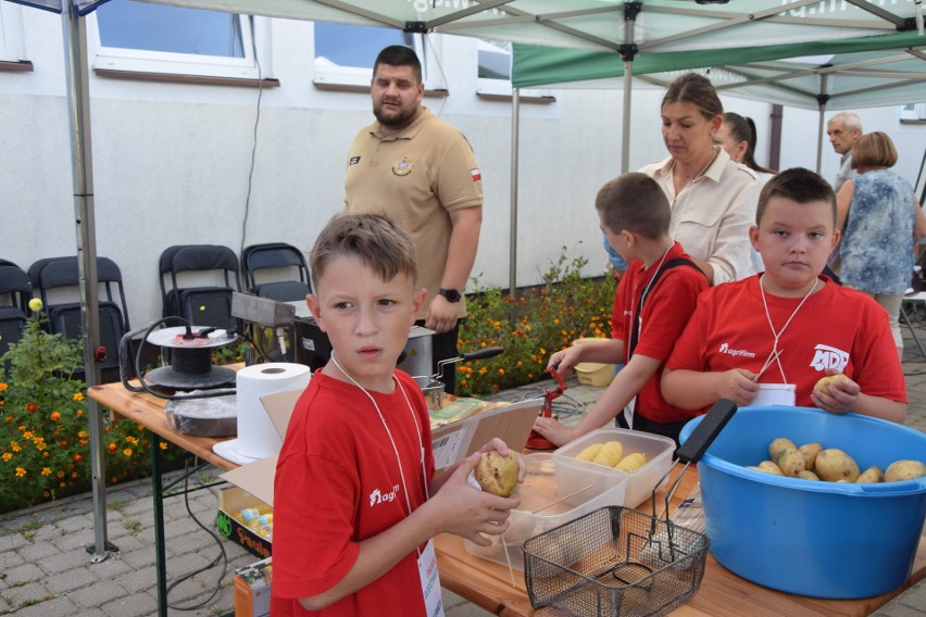 Piknik rodzinny w Nagoszewie. Druhowie zbierają na nowy wóz strażacki. Piknik i zbiórkę zorganizowano 9.09.2023