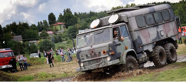 W planach  8. edycji Zlotu Pojazdów Zabytkowych Legenda STARa są próby szybkościowe i sprawnościowe. Nie zabraknie także jazd terenowych na dawnym torze prób Fabryki Samochodów Ciężarowych