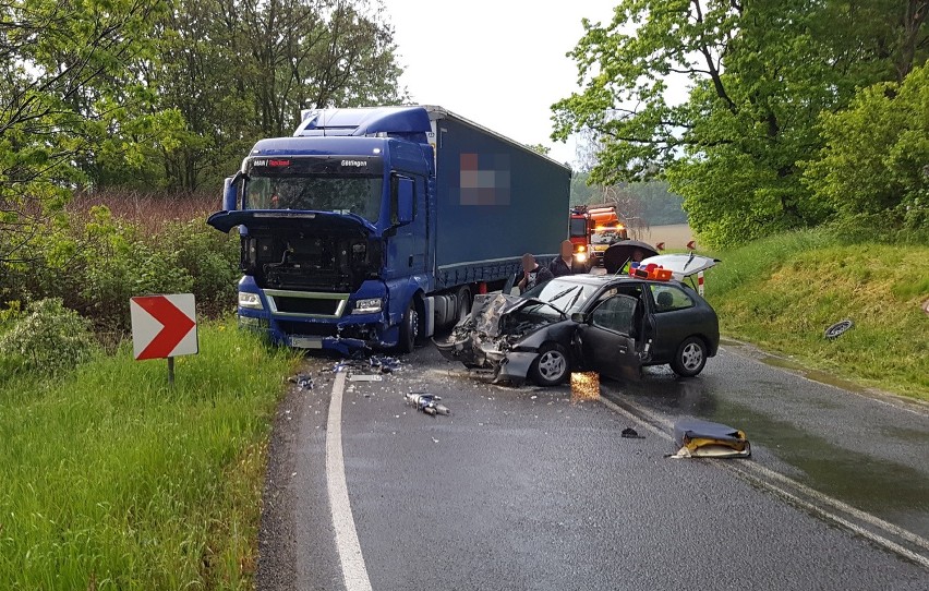 Wypadek pod Wrocławiem. Pięć osób rannych, w tym jedna ciężko