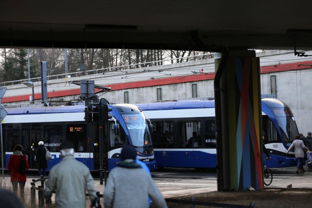 Przez dwa tygodnie tramwaje nie będą mogły wjeżdżać na rondo Mogilskie od strony ul. Lubicz. Duże zmiany w rozkładach jazdy zostaną wprowadzone już w najbliższą sobotę 9 marca 