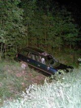 Wypadek w Zakrzowie Turawskim. Kierowca zostawił swój samochód i uciekł