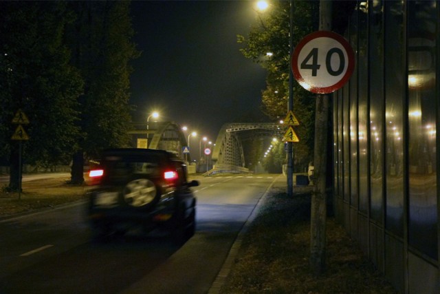 Po remoncie mostu Jagoellońskiego, wciąż mamy na Kochanowskiego ograniczenie do 40 km/h. Dlaczego?