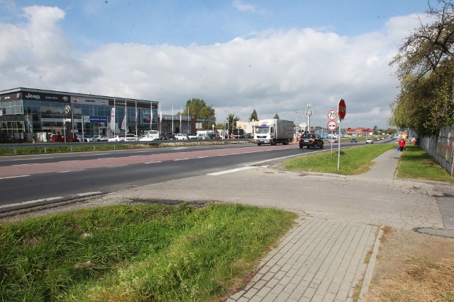 Tu właśnie, w Zaczerniu miała powstać zawrotka. Mieszkańcy nie chcą, żeby ciężarówki przejeżdżały tuż obok ich domów