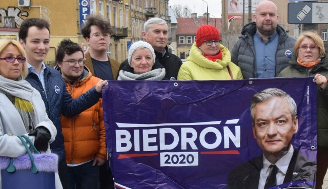 Pierwszy baner wyborczy Roberta Biedronia w Radomiu już wisi.