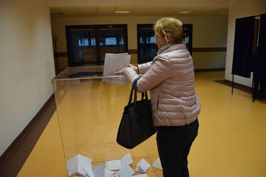 Wybory samorządowe 2018 w Lublinie i woj. lubelskim. Głosowanie trwa. Jaka jest frekwencja? (RELACJA)
