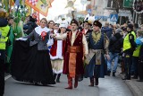 Orszak Trzech Króli w Bełchatowie. W 2018 roku uczestniczyły tysiące mieszkańców [FILM ZDJĘCIA]