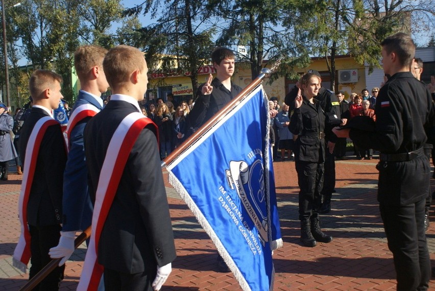 Ślubowanie klasy mundurowej III LO im. L. Szenwalda w...