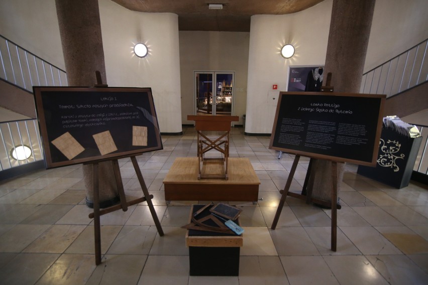 Zabytkowa ławeczka szkolna i warsztaty selfie w Muzeum Górnośląskim