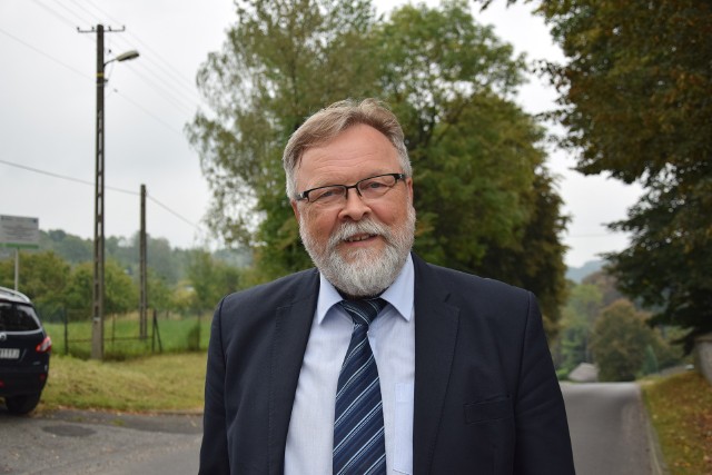 Andrzej Osiniak, były dyrektor szpitala rehabilitacyjnego złożył mandat radnego rady Miejskiej w Krzeszowicach