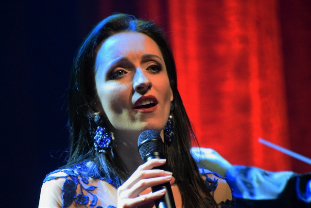 OiFP. Szkoła Talentów przygotowała Rewię wokalną. Edyta Krzemień i Marci Wortmann jako gwiazdy