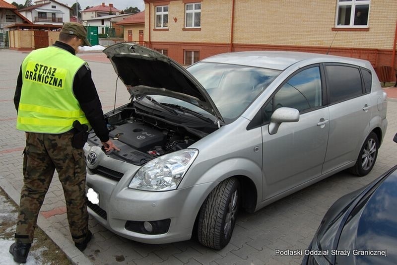 Czteroletnią toyotą jechało dwóch obywateli Litwy. Auto...