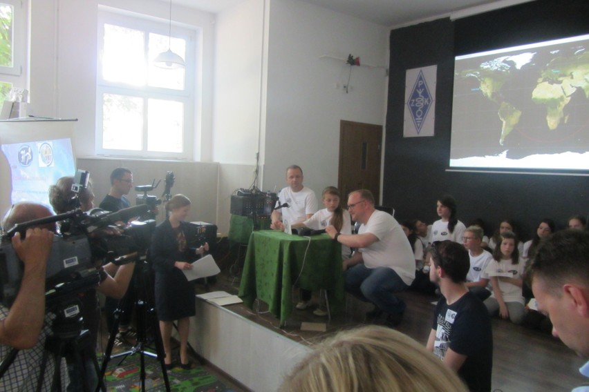 Poznań: Uczniowie Szkoły Podstawowej nr 71 nawiązali łączność z kosmosem