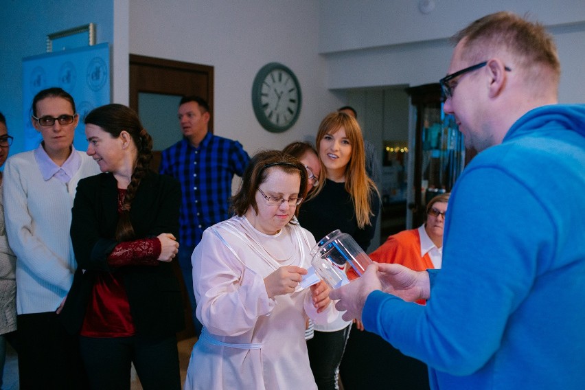 Świąteczna niespodzianka dla niepełnosprawnej młodzieży z Kielc [WYJĄTKOWE ZDJĘCIA]