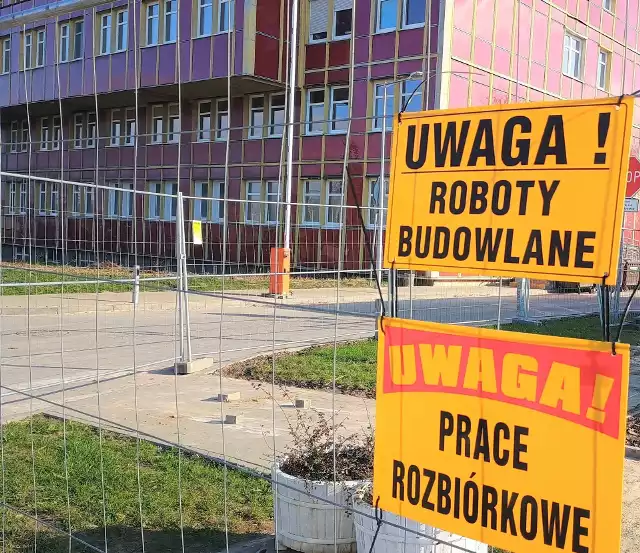 Ponad tysiąc nowych miejsc parkingowych powstanie na terenie kompleksów szpitalnych przy ul. Dekerta i Walczaka w Gorzowie.