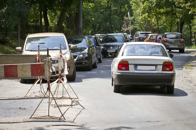 Jak ominąć przeszkodę na ulicy Stromej?