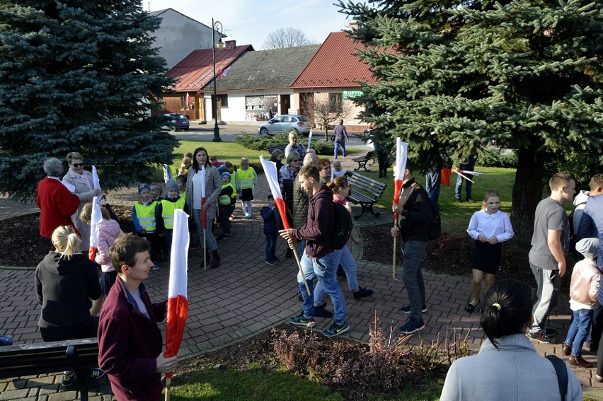 W Bobowej stanie jedna z ławeczek niepodległości finansowanych przez MON [ZDJĘCIA]