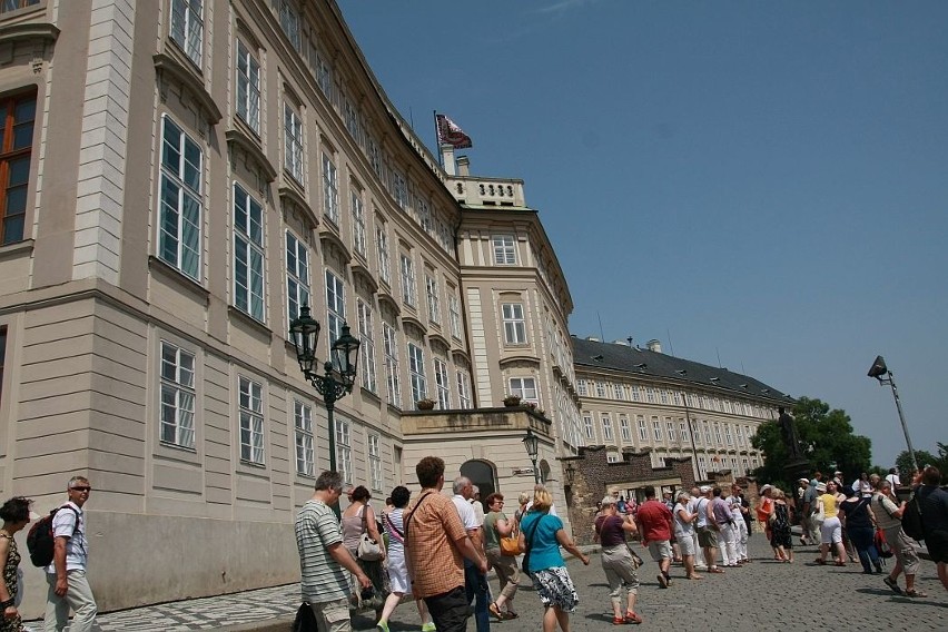 Turystów przyciągają do Pragi liczne zabytki