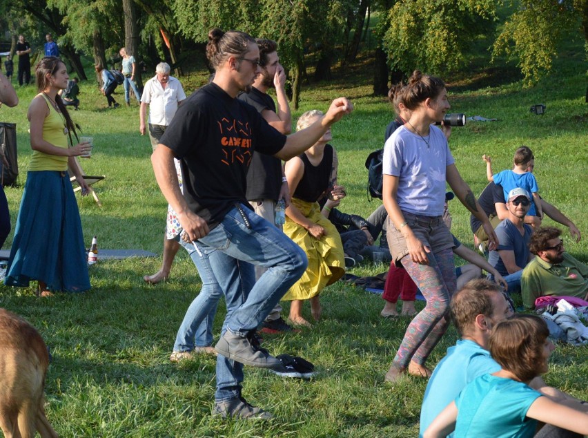 Miechowski Gadafest po raz kolejny zgromadził amatorów muzyki, która „płynie z trzewi” 