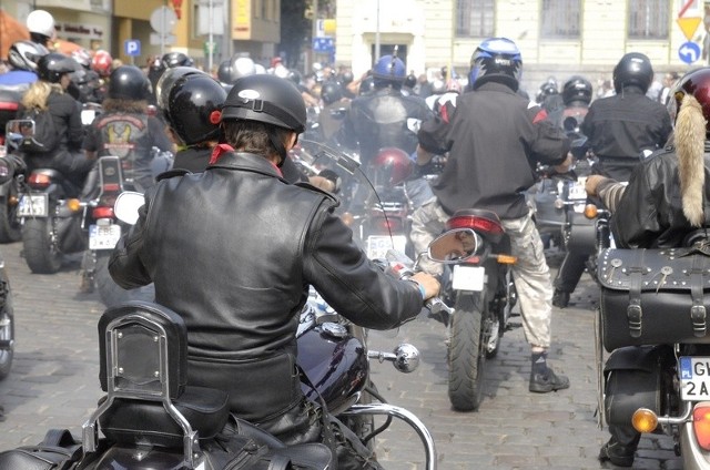 300 motocykli pojawiło się w sobotę w centrum Słupska. Następna impreza w Miastku. 